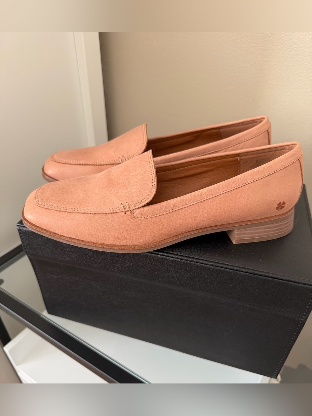 NWOB Lucky Brand Laurien Leather Loafers Pink Coral Size 8.5 M 39.5